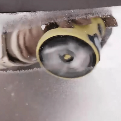 Verwarmde voorruitkrabber met automatische ijsverwijdering voor rijden in de winter