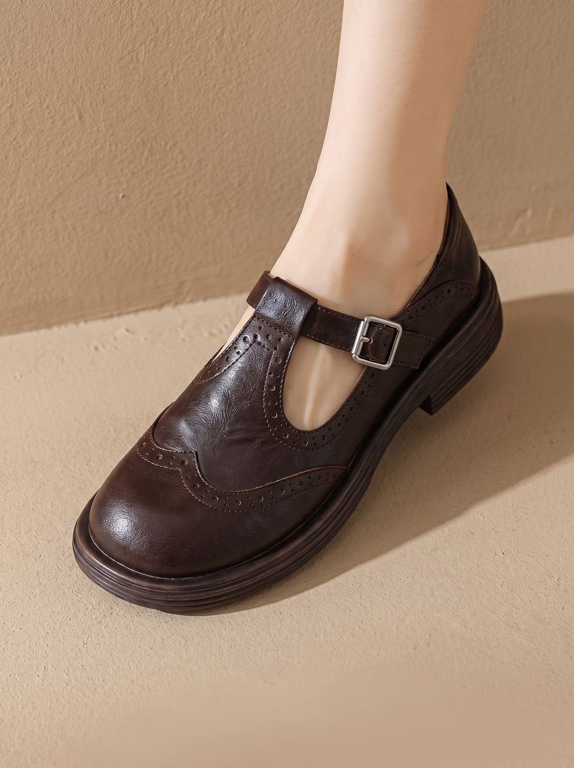 Vintage Mary Jane-ballerina's voor dames met brogue-details, T-band en gesp