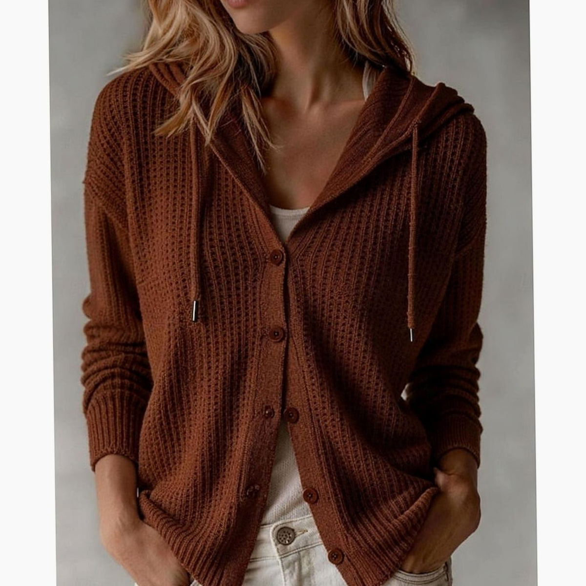 Wafelgebreid vest met capuchon en knopen voor dames