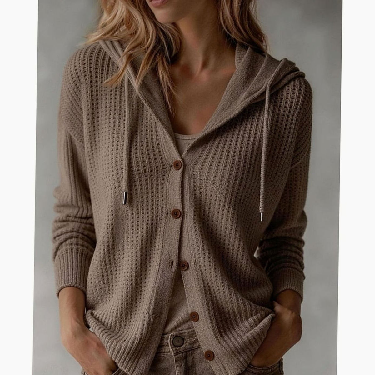 Wafelgebreid vest met capuchon en knopen voor dames