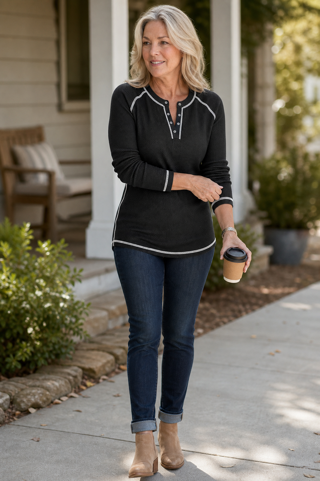 Wafelgebreide henley top met contrasterende stiksels