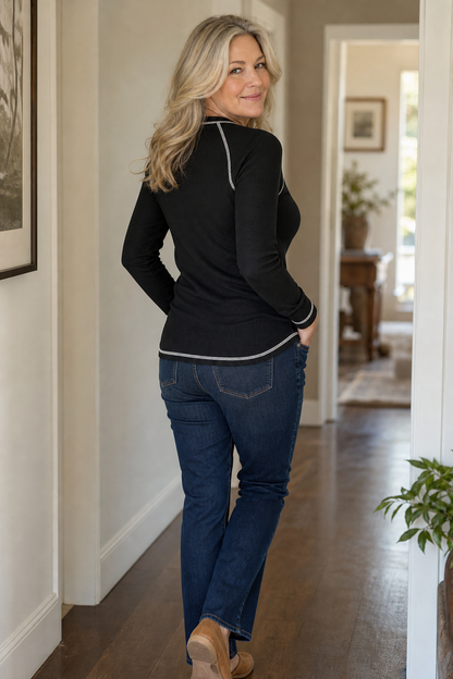 Wafelgebreide henley top met contrasterende stiksels