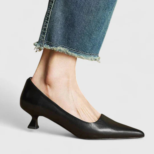 Image of Willemina | Dames Pumps met Puntneus en Lage Hak